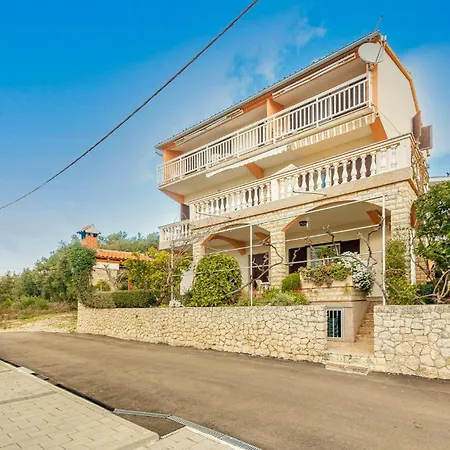 Apartment In With House Sea View *