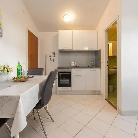 In With House Sea View Apartment *