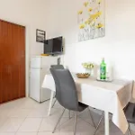 Beautiful In With House Sea View アパート Kožino